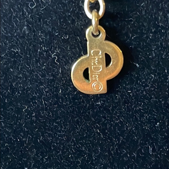 Christian Dior V Motif Rhinestone Elegant Gold Tone Necklace - Picture 2 of 9